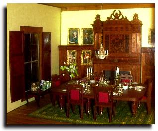 Elizabeth Bowes-Lyon's Doll's House