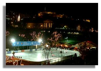 Skating with National Gallery and Edinburgh Castle
