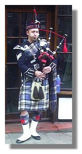 Piper on the Royal Mile