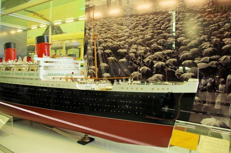 ../Images/ship_queen_mary_launch_riverside_x4908.jpg