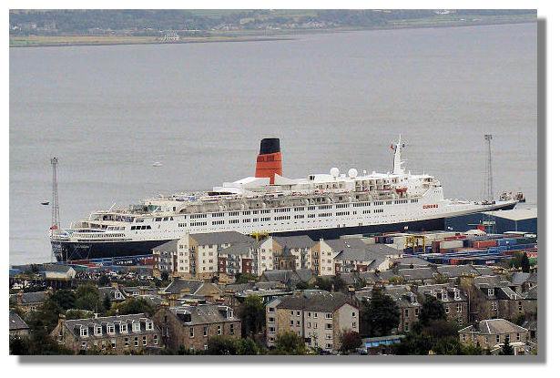 QE2 at Greenock, Inverclyde