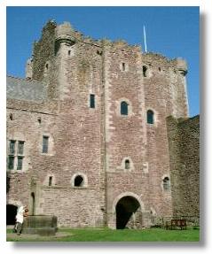 Illustrated Guide to Places to Visit - Doune Castle Illustrated Guide to Places to Visit - Doune Castle